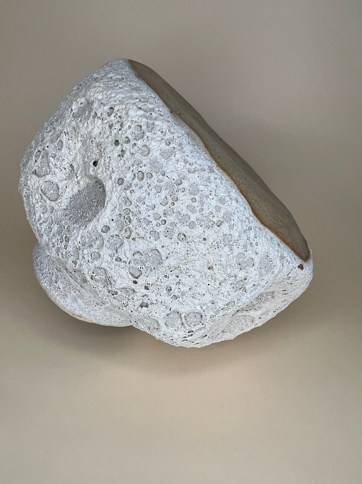 Jarrón de lava lunar