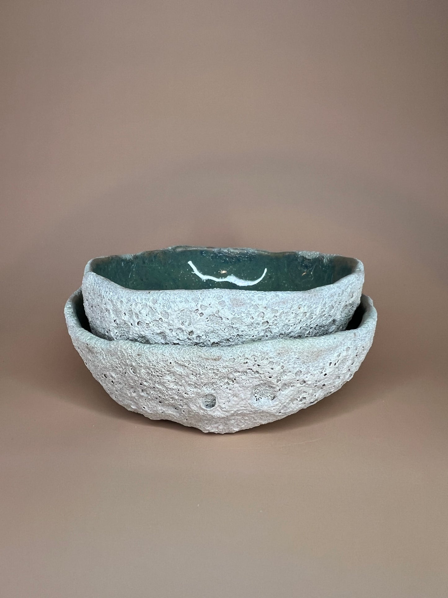 Pair of 2 small bowls