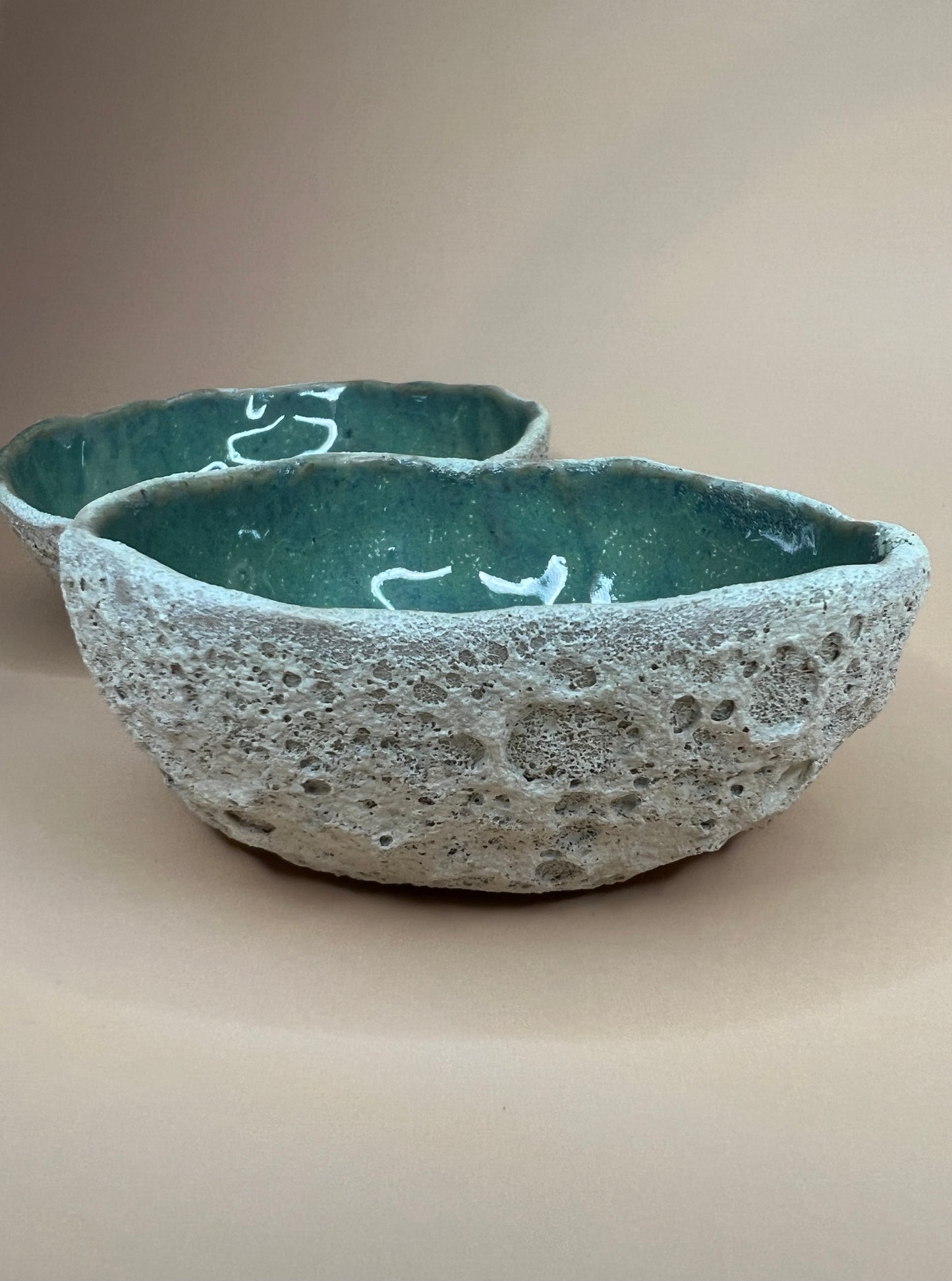 Pair of 2 small bowls