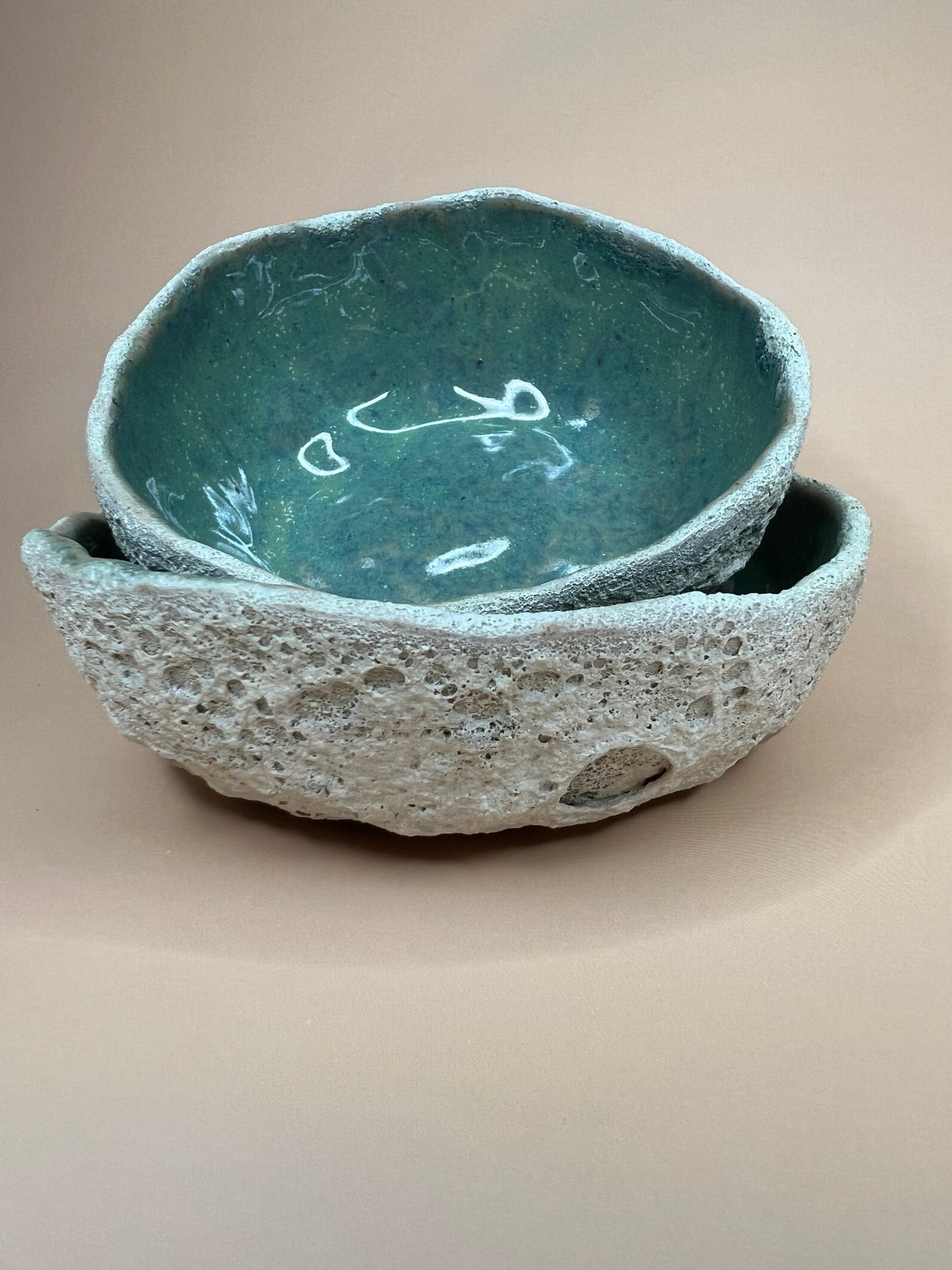 Pair of 2 small bowls